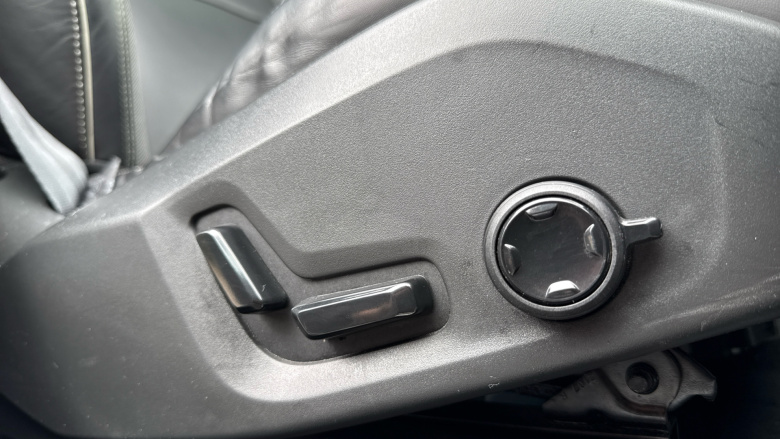 Volvo Xc60 2.0 B5P R DESIGN 5dr AWD Geartronic Petrol Estate